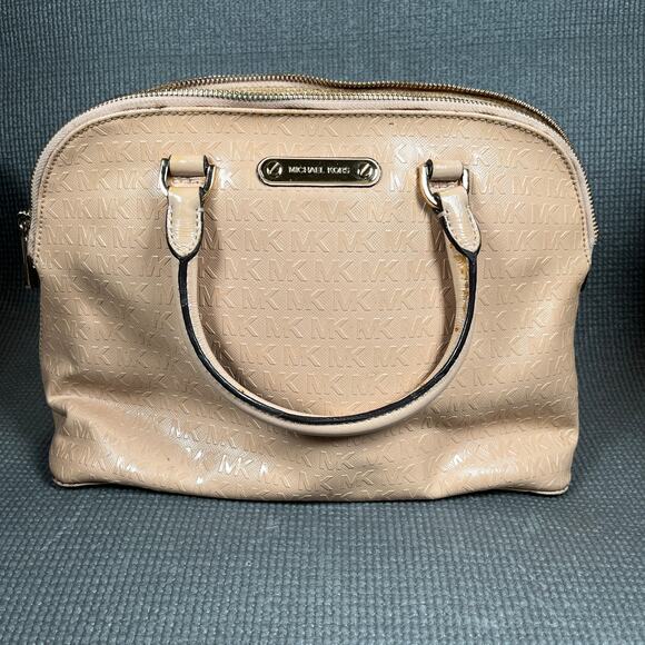 Michael Kors Cindy Monogram Satchel Bag Oyster Beige Patent Leather Dome Pockets - Picture 1 of 13